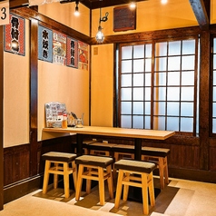 居心地のいいテーブル席☆今日も賑わってますよ！新潟駅で居酒屋をお探しでしたら、とりいちず　新潟駅前店にご来店ください◎～大衆とり酒場　とりいちず　新潟駅前店～　※画像はイメージです。