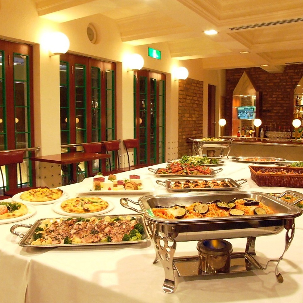 ビュッフェスタイルのパーティーもＯＫ♪プロジェクター完備なのでブライダル等のPARTYに最適!!