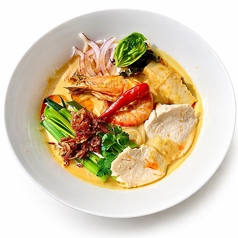 海老と厚揚げ豆腐 シンガポール風 ラーメン“ラクサ”