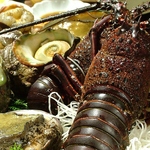 創業以来御好評の国内産天然活き伊勢海老,四季の厳選旬魚,大小7室の個室で残る美味しい時間を是非！