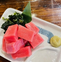 ＜名物もつ焼き＞の他には刺身もご用意しております！！