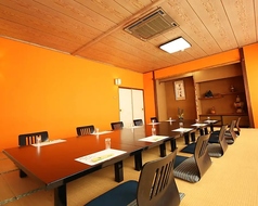 全席完全個室の当店。　大・中・小と様々なお部屋を完備しております。ご利用の人数に合わせてお席をご用意いたします