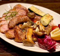 金星豚の骨付きロースと自家製サルシッチャ pork sirloin home sausage