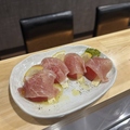 料理メニュー写真&nbsp;トマトと生ハムチーズのカプレーゼ