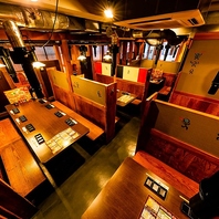 トークやお箸もすすむ、明るい店内♪