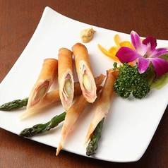 アスパラの春巻きの写真