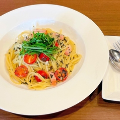 トマトとバジルのオイルパスタ