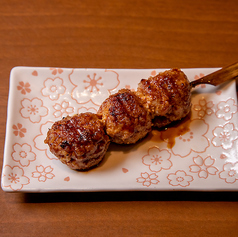 ●つくね (1本) 【Grilled chicken meat ball salt flavoured】