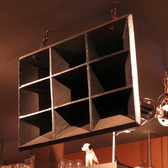 1930年代の英国「BTH（ブリティッシュ・トムソン・ヒューストン）」社製の貴重すぎるスピーカーで、当時イギリスの映画館で使用されていたものです。年代物のスピーカーから聴こえてくる音は格別です。