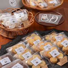 お土産に、焼き菓子もご用意しております。