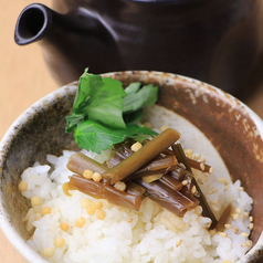 出汁茶漬け　塩昆布、高菜味噌