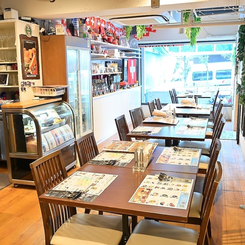 ミシュラン店でもなかなか出会えない40種のとろ～りラクレットが気軽に楽しめるお店