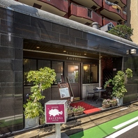 薬院大通り駅徒歩10分の隠れ家。小道に佇む小さなお店♪