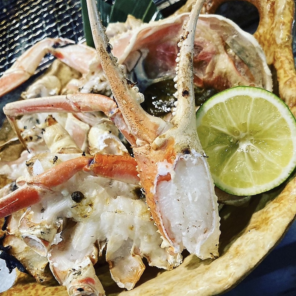 冬は松葉ガニをご提供しています♪冬の時期は是非こちらをお召し上がりください！