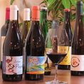 【種類豊富なワイン】白・赤・スパークリングが常時16種類以上の豊富なワインの取り揃え。