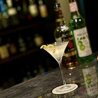 カクテル香る大人の空間