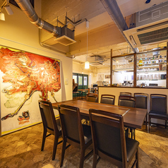 7名様までご利用いただける半個室席。誕生日や記念日などプライベートな集まりや、お子様連れのご家族でのご利用にも◎！他のお客様を気にすることなくお食事をお楽しみいただけます。