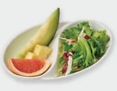 ★のお料理にはサラダとフルーツが付きます。