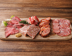 【9月1日 NEW オープン】肉ビストロ庵 Nick 別邸 四日市駅前店の写真2