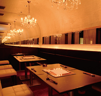 和と洋が融合した雰囲気が異なる個室