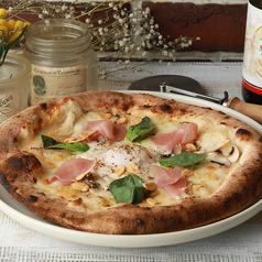 【全ての食べ飲み放題プランで提供】3種キノコと半熟卵のビスマルク