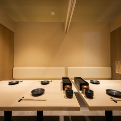 歓迎会や送別会など、大人数でのご宴会にも最適なお席を完備しております。雰囲気ある空間は各種宴会に◎結婚式の二次会、同窓会での貸切宴会も大歓迎です！ご予算、お席に関するご相談もお気軽にお問い合わせください。