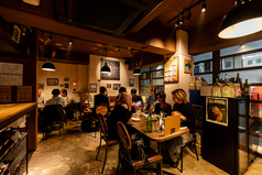 2名様からのテーブル席。レイアウト自由なお席になっているので様々なシーンに対応可能!!