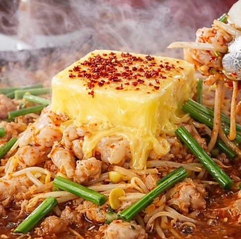 【天満駅徒歩5分】ハイボール50円、レモンサワー80円。名物ホルモンバターとご一緒に