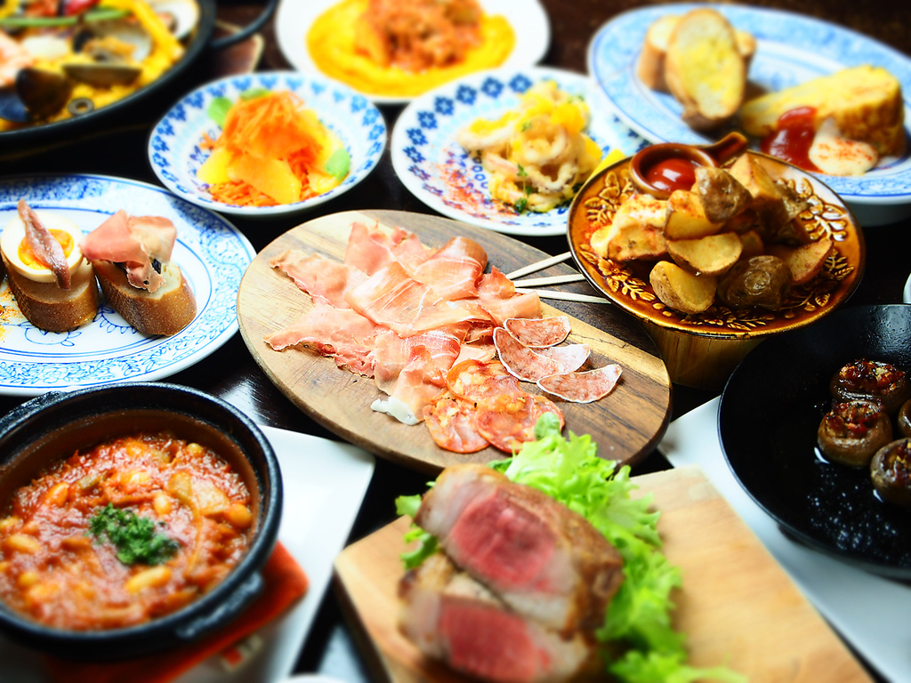 【ちょい飲み】おつまみも充実！毎日15時～通し営業♪人気のカウンターでちょい飲みも◎