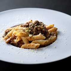 牛スジのラグーのペンネ