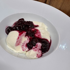 パンナコッタ～ベリーのソース