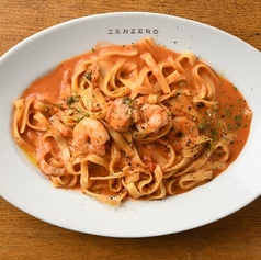 海老とホタテの濃厚トマトクリームソース　生フェットチーネ