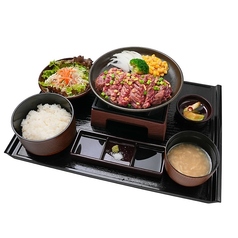 とろけるハンバーグとハラミステーキ御膳 Sサイズ[ハンバーグ100g/ステーキ80g]