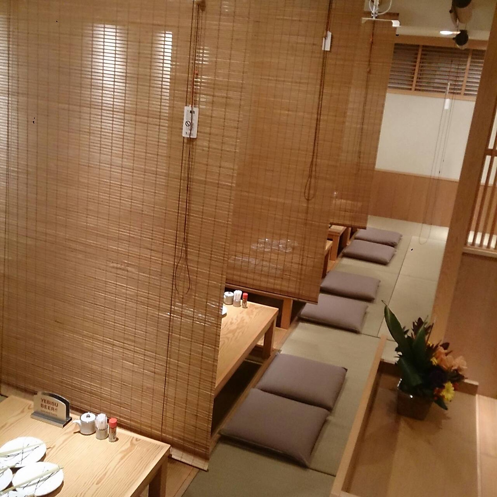 簾を上げれば、広さ自由自在♪各種ご宴会にどうぞ！