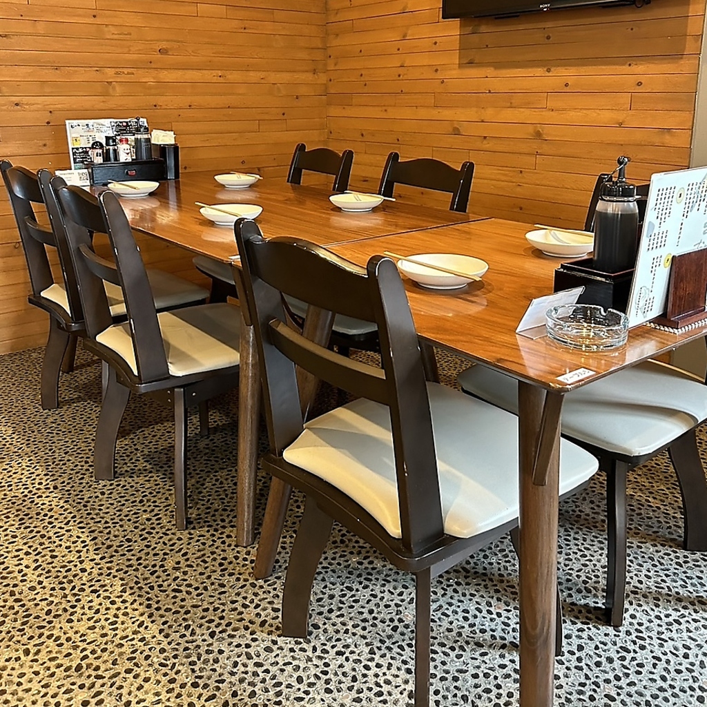 ゆったりとしたテーブル席もご用意しております！宴会だけでなくご家族やお子様連れでのご利用にも☆