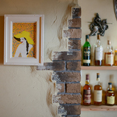 1800年代のイギリスを感じさせるようなオーナー自ら買い付けたアンティーク小物も見応えあり！！