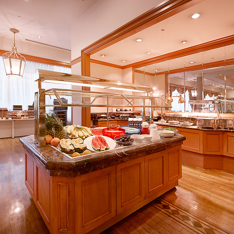 長野駅から徒歩1分！駅近立地で信州素材がメインのビュッフェを堪能できます。