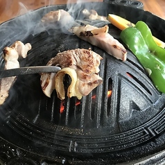 九州産地鶏炭火焼の香ばしさと旨みのこだわり