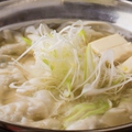 料理メニュー写真 魚介系あご出汁スープの炊き餃子