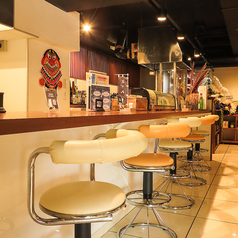 お一人様にはカウンターがおすすめ！お酒を飲みながら、会話を楽しみながらお食事をお愉しみ頂けます。