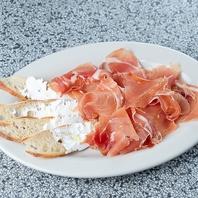 お酒がすすむお料理を多数ご用意