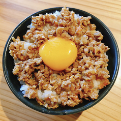 [おすすめ]黄ニラ醤油の卵かけご飯/親子鶏そぼろ飯　各