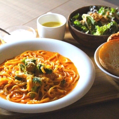 ぷりぷり海老のトマトクリームスパ　