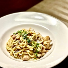 ポルチーニキノコとチキンのクリームパスタ