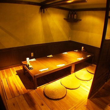 原始焼酒場 炭げんの雰囲気1