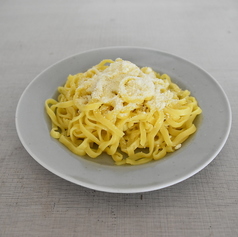 【鍋の〆】生パスタ麺とパルメザンチーズ