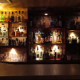 店内は全席喫煙可能となっております◎お酒を嗜みながら、お席でゆっくりとタバコをお楽しみいただける空間です。愛煙家のお客様にも気兼ねなくリラックスしていただけるよう、換気等にも配慮しながら落ち着いた雰囲気づくりを心がけております。