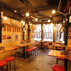 お席のご予約は承っております！様々な飲み会シーンやお食事にご対応致します♪店内に広がるお肉の香りが食欲を増します！いつもとは違った空間でのお食事をお愉しみくださいませ！