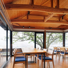 【テーブル席：4名×3卓】