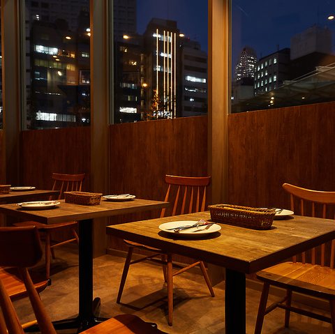 アットホームな雰囲気が女性に人気!土日の貸切PARTYも大歓迎♪